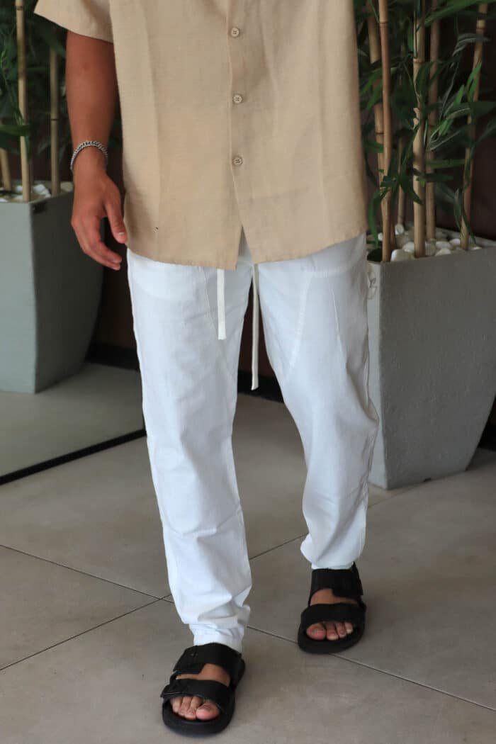 ⁦מכנס פשתן גזרה ישרה לבן⁩ – תמונה ⁦3⁩