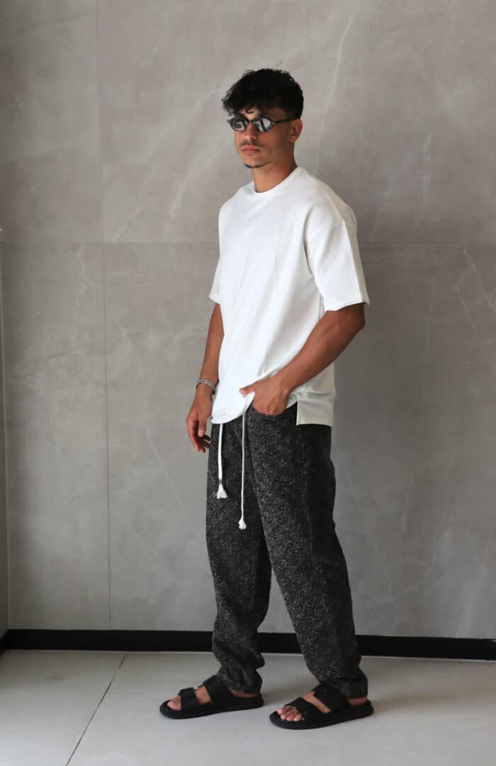 ⁦טישרט M בייסיק לבנה⁩ – תמונה ⁦2⁩