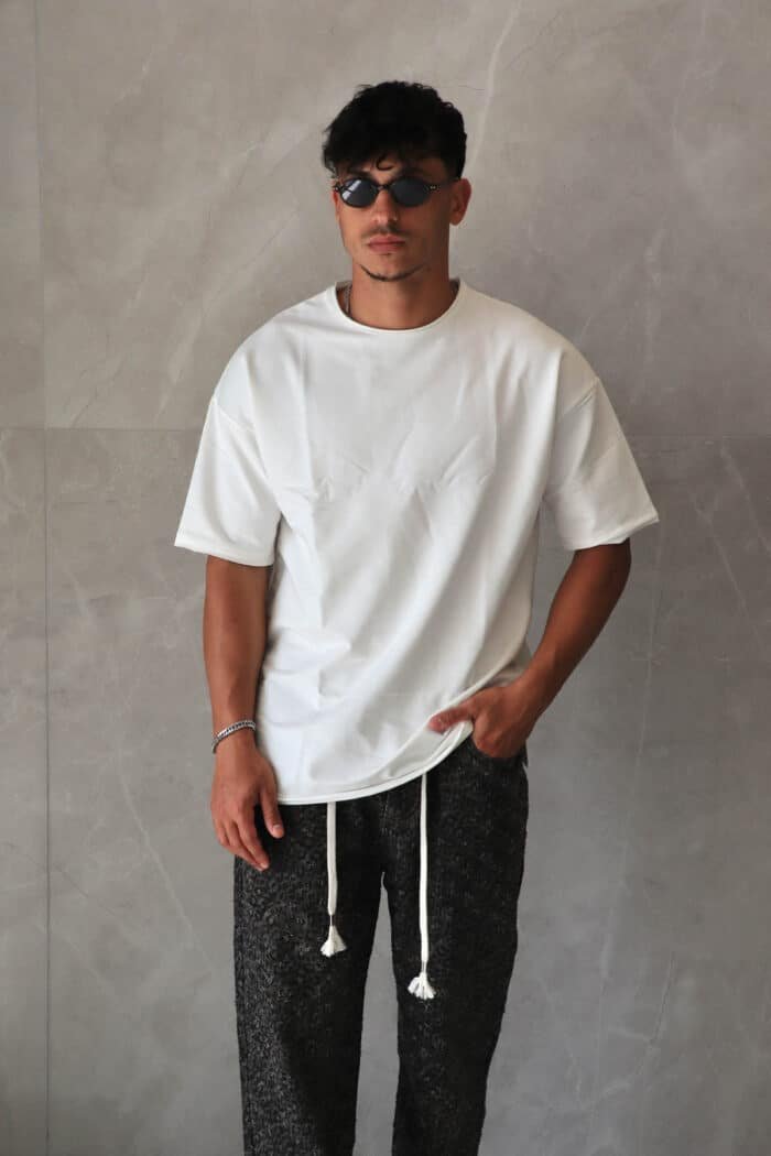 ⁦טישרט M בייסיק לבנה⁩ – תמונה ⁦4⁩