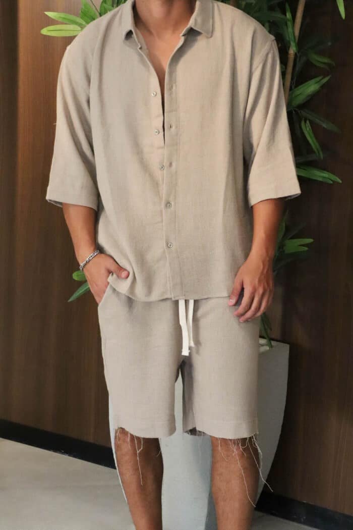 ⁦מכופתרת שרוול מרפק בז׳⁩ – תמונה ⁦2⁩