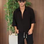 מכופתרת שרוול מרפק שחורה