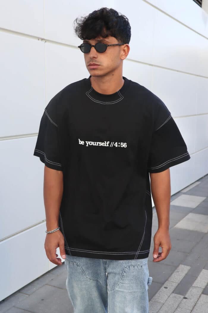 ⁦טישרט yourself שחורה⁩ – תמונה ⁦3⁩