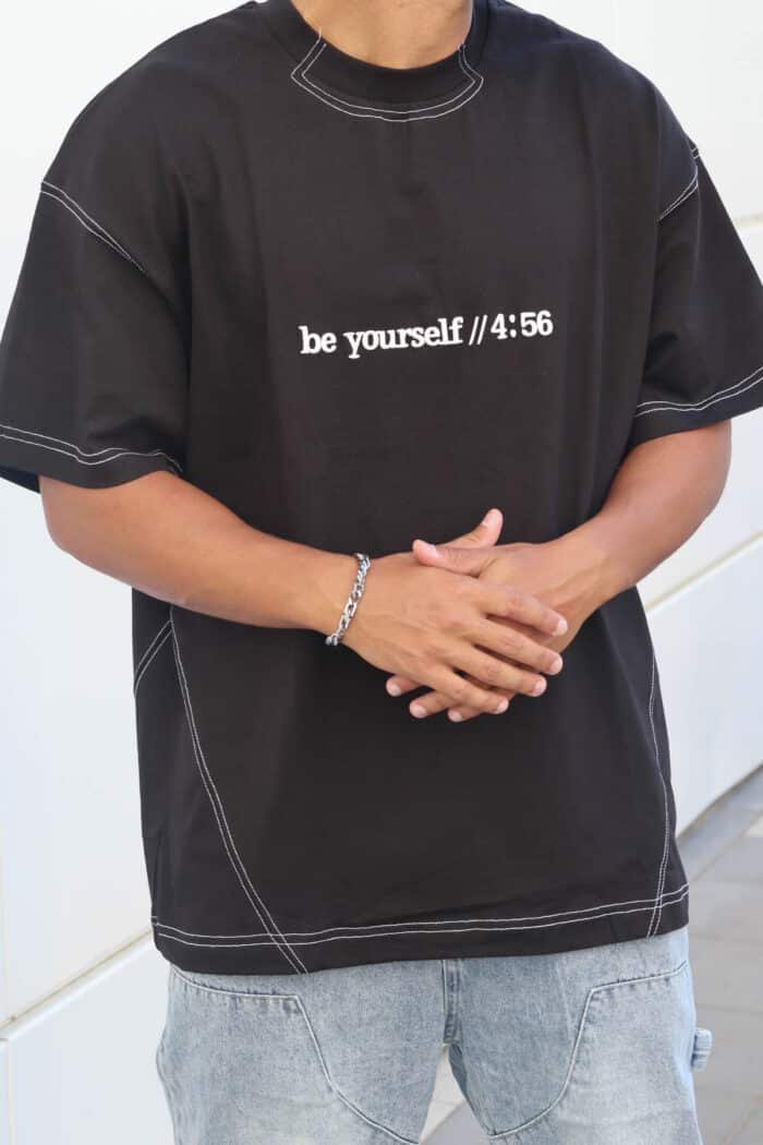 ⁦טישרט yourself שחורה⁩ – תמונה ⁦4⁩