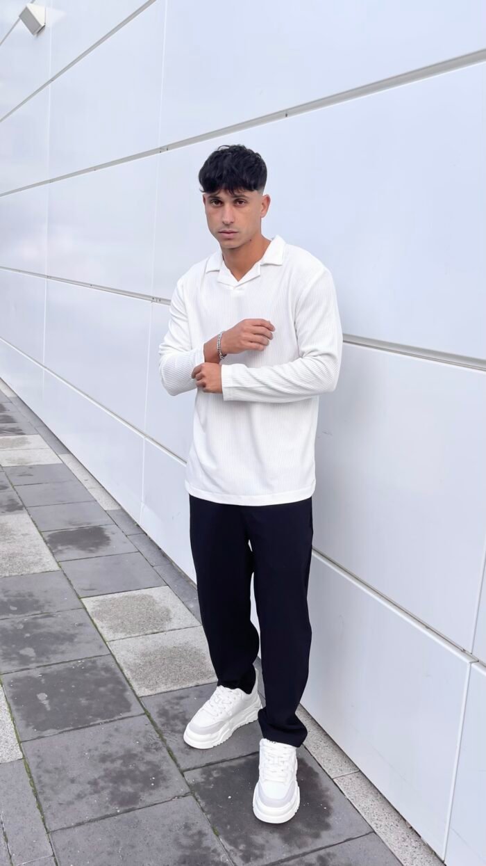 ⁦חולצת פולו לבנה⁩ – תמונה ⁦4⁩