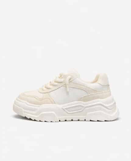 RUN white shose