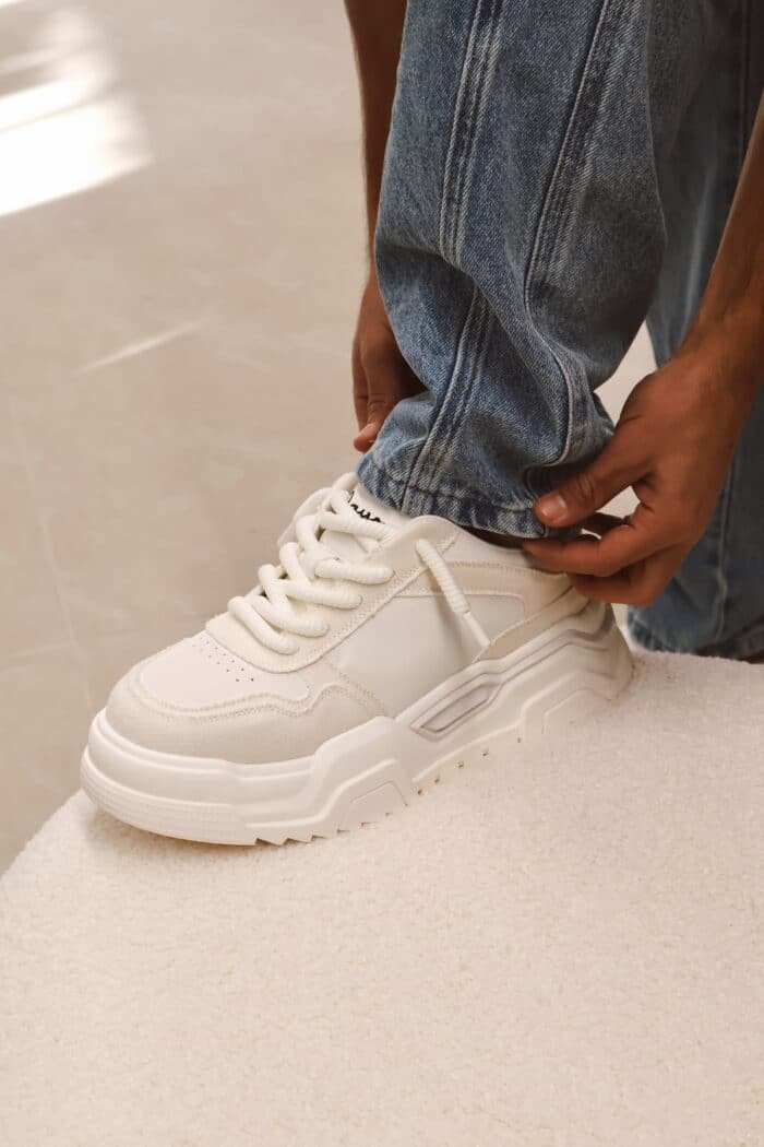 ⁦RUN white shose⁩ – תמונה ⁦2⁩